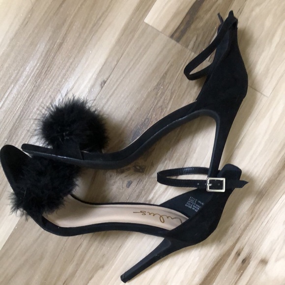 LULU’S SEXY BEDROOM STRAP PUMPS. Size 9. Great condition. Faux fur at th… - Picture 5 of 6